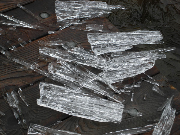 DSCN1182 pieces of Frozen Lake Louise